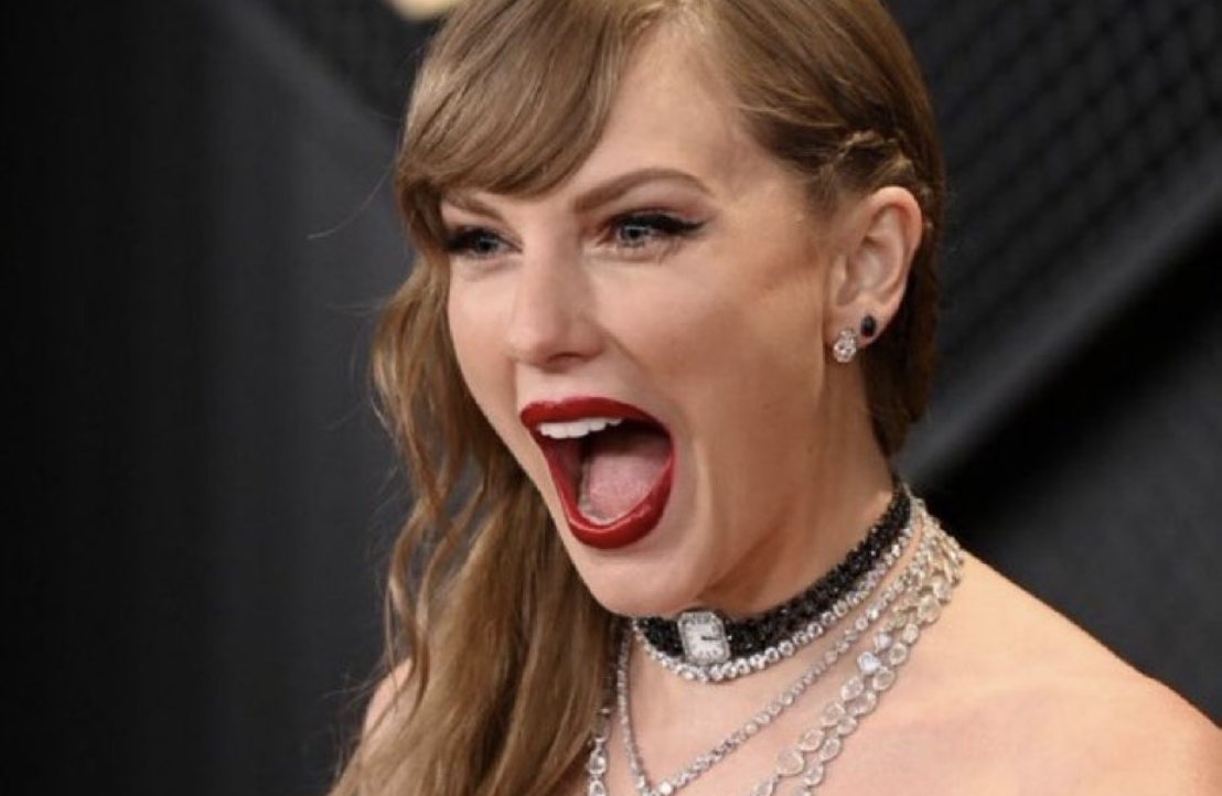 Fans Are Freaking Out Over This Tiny Detail On Taylor Swift’s Grammy Outfit